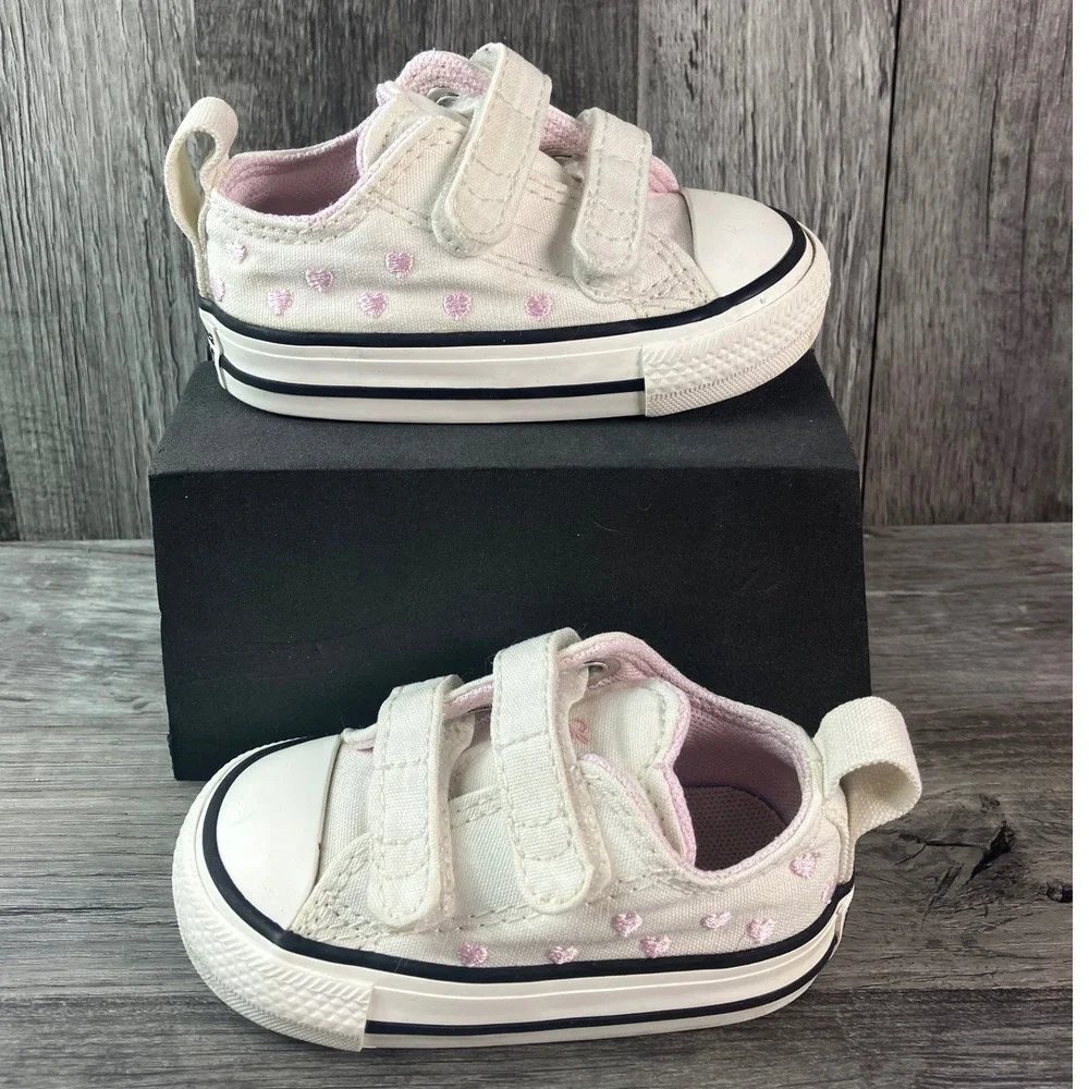 Converse Chuck Taylor All Star 2V Infant White Pink Heart Sneakers A19067F Sz 3